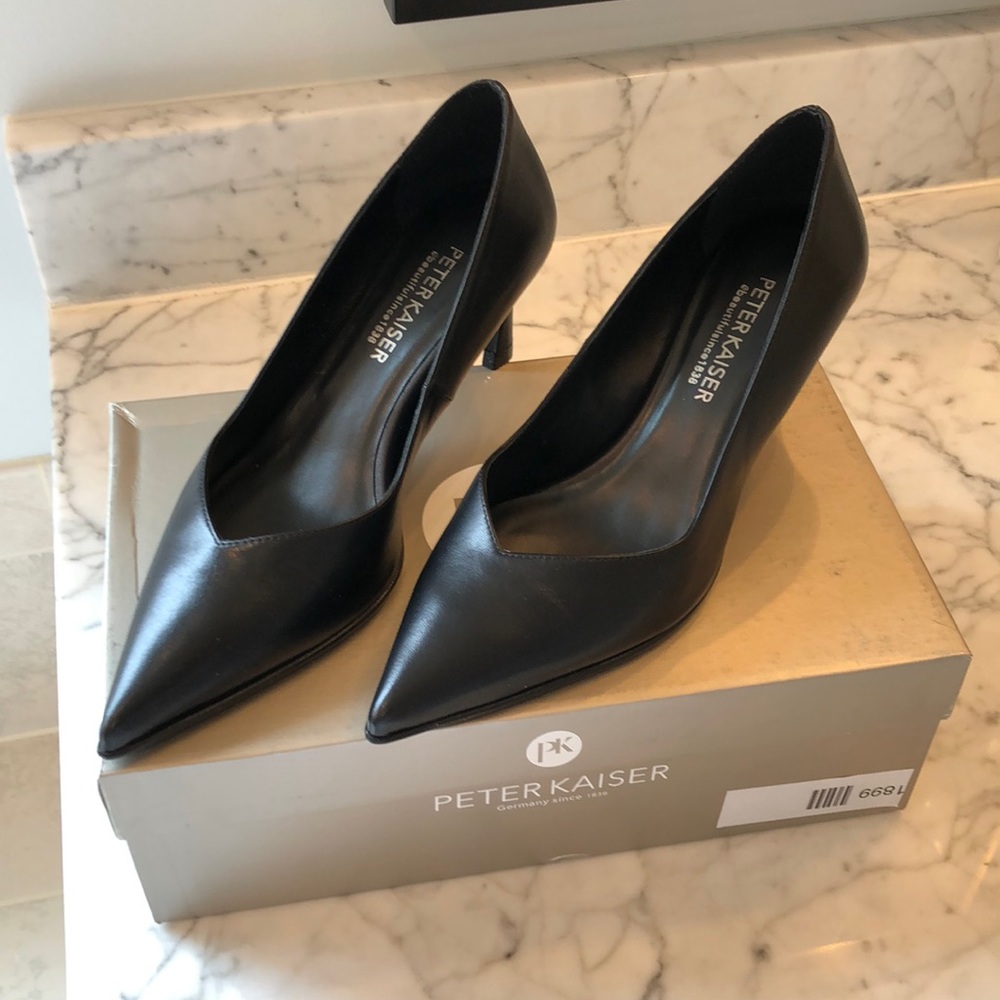 Peter Kaiser black leather pumps. NWT. Size 7 US, German size 41/2